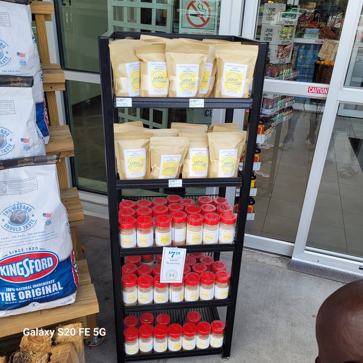ja_patt's tweet photo. In Springfield checking my products, so far things are looking good.
#thatflavoryouwillsavor #spotonflavor #uglynevertastedsogood #GrindTime #GodsPlan 
https://t.co/QPEbyeUpFj https://t.co/p7lf9FKJjC