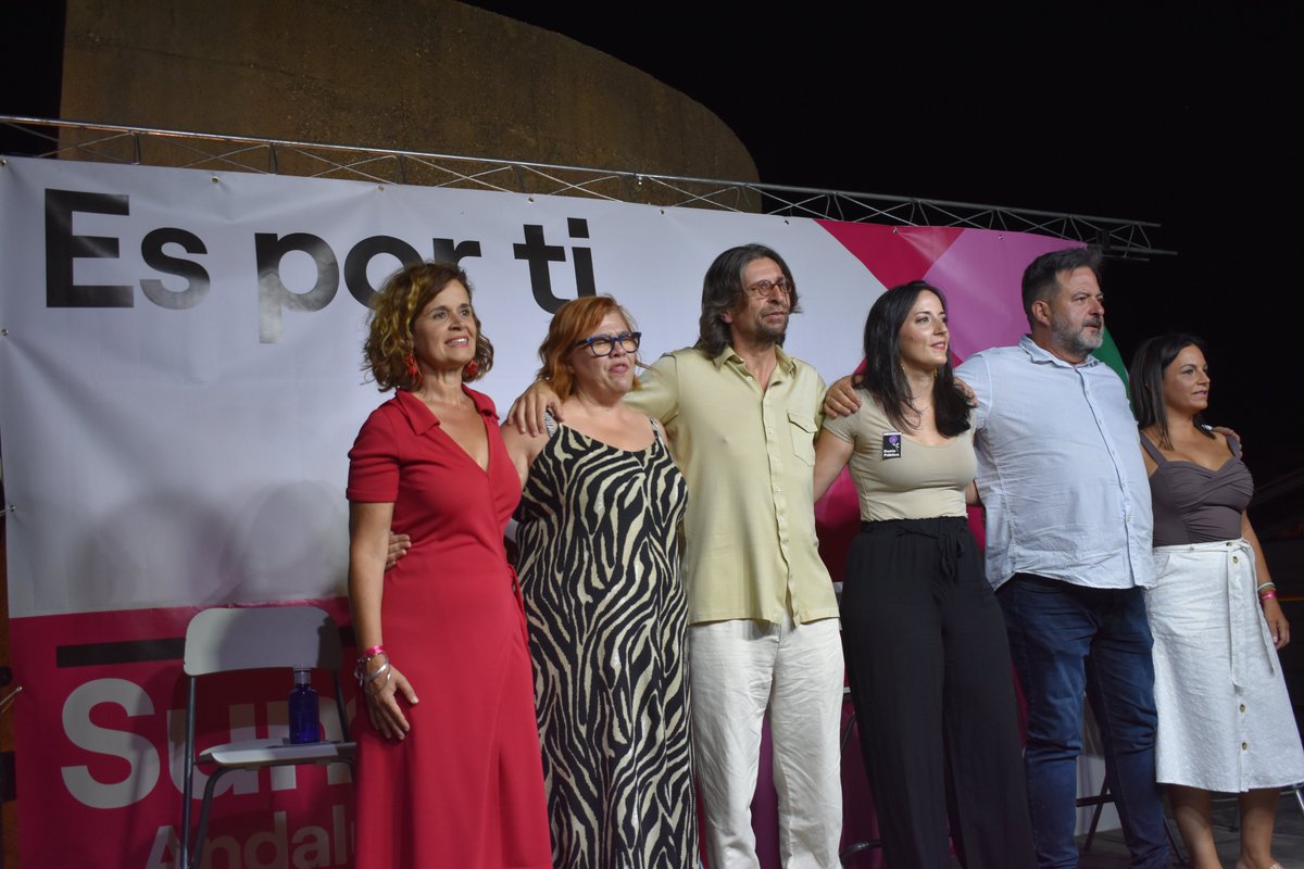 EspacioAndaluz's tweet photo. #SumarSevilla | La candidatura de @SumarSevilla ha dado por cerrado su periplo de campaña electoral en el Muelle de la Sal, a los pies de la cabecera del célebre Puente de Triana sevillano, apelando al voto progresista, feminista. ecofederalista y al de los trabajadores/as. https://t.co/ivEdsF1IV7