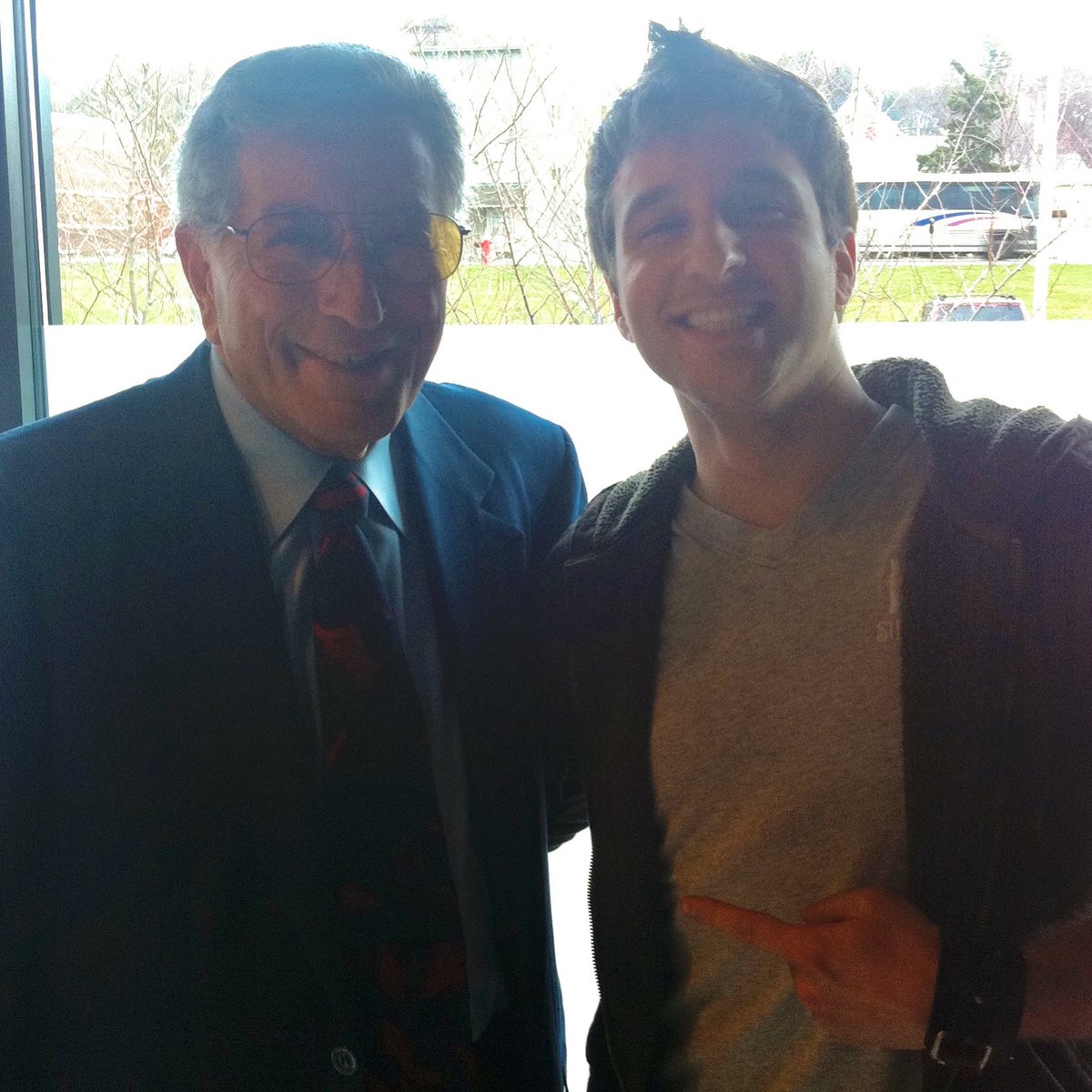PhiLLKross's tweet photo. RIP to a legend #TonyBennett. My best thoughts and prayers go out to the incredible Bennett family. After many years of support and love recording in Bennett Studios, you guys are truly an amazing family. Tony will always be remembered and forever loved. I love you guys! K+ https://t.co/nIhDTy1SCi