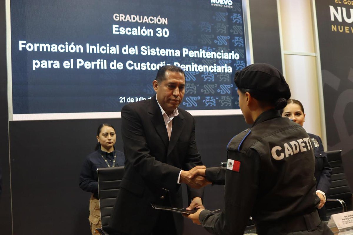 ucsmx's tweet photo. Hoy celebramos la graduación de nuevos Policías de #FuerzaPenitenciaria de la Escuela Básica; contamos con la presencia de autoridades de la #UCS, Agencia de Administración Penitenciaria y de sus familiares, quienes son parte fundamental en este día tan importante. #OrgulloUCS https://t.co/GDaPGU1ItT