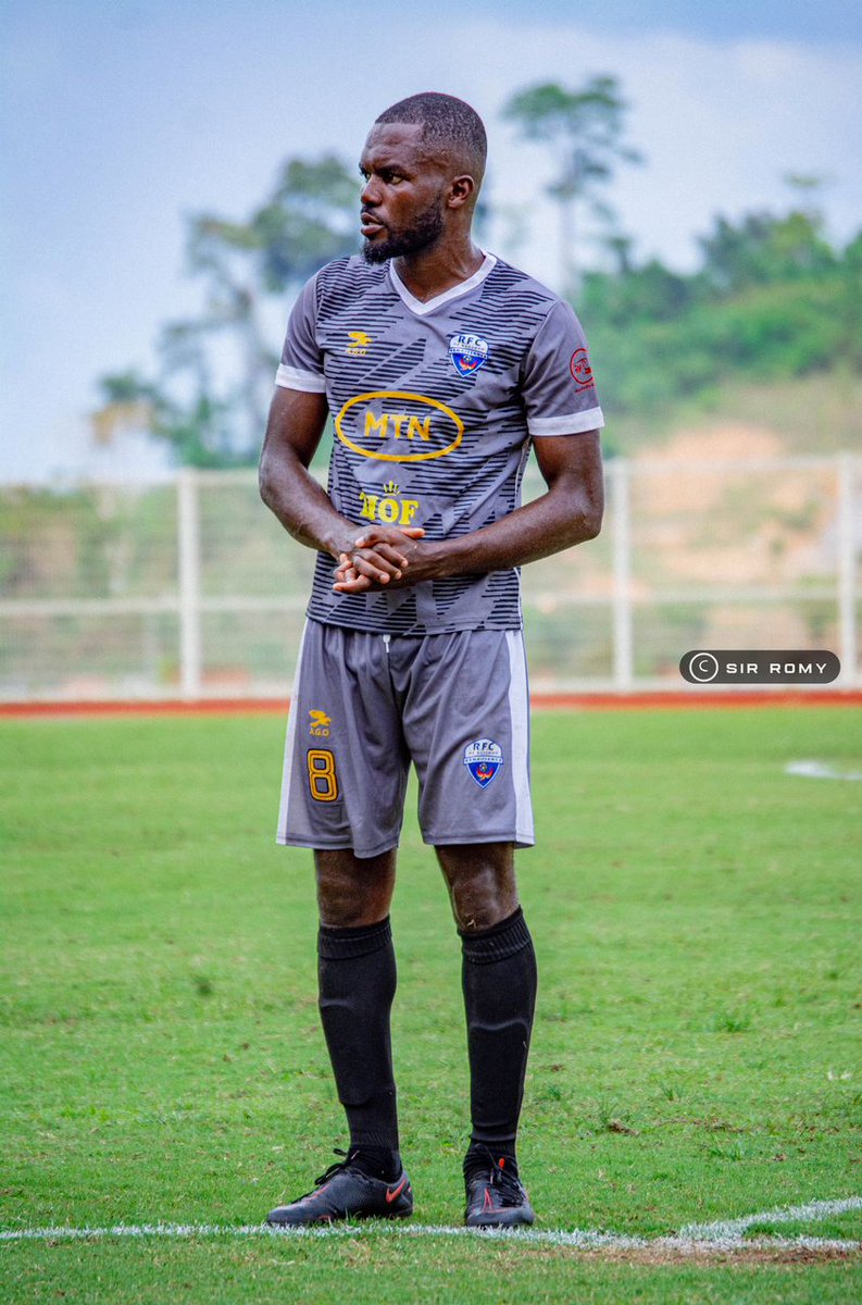 Je pense qu'il est temps pour moi après 2 saisons ici de poser mes godasses sur d'autres pelouses.  Je suis fière d'avoir à ma manière contribuer à la lutte pour le maintient mais c'est aussi ça le football. 
<a href="/AllezLesLions/">AllezLesLions</a> <a href="/LnFoot/">LNFOOT</a> <a href="/LnFoot/">LNFOOT</a> <a href="/lataniere237/">La Tanière²³⁷ 🦁</a> <a href="/HerveNgameni/">Temps additionnel</a>