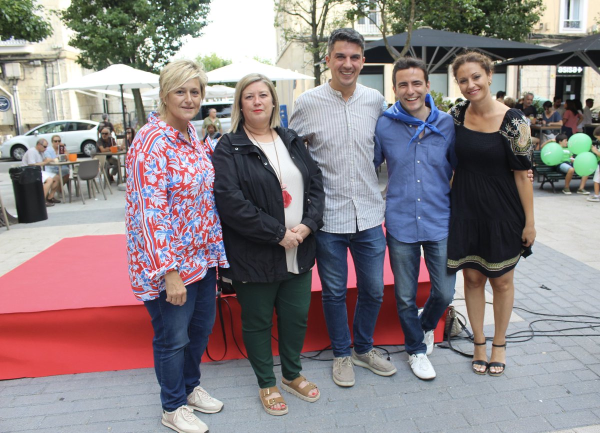 Cerramos la campaña en #Santander. El domingo vamos a ganar con <a href="/sanchezcastejon/">Pedro Sánchez</a> 

#Adelante