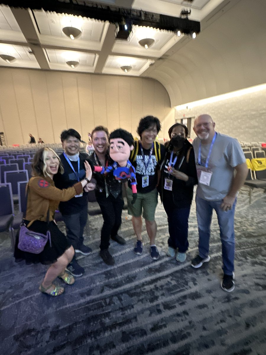 Puppet Ray got to meet the coolest crew in all of Comic-Con! You’re all LEGENDS in our book! <a href="/ketomizu/">Keto Shimizu</a> <a href="/mguggenheim/">Marc Guggenheim</a> <a href="/rayutar/">Ray Utarnachitt</a> <a href="/yomoham/">Ubah</a> 

#legendsoftomorrow #dcslegendsoftomorrow #puppetsoftomorrow #sdcc