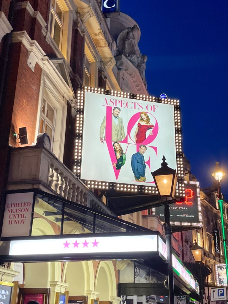 lemonbalm1008's tweet photo. ジョージ役のマイケル・ボール@mrmichaelball .
フルで'Love Changes Everything'をWEで聴くことができたのは最高の思い出。
#aspectsoflove https://t.co/cEn0a9W1ao