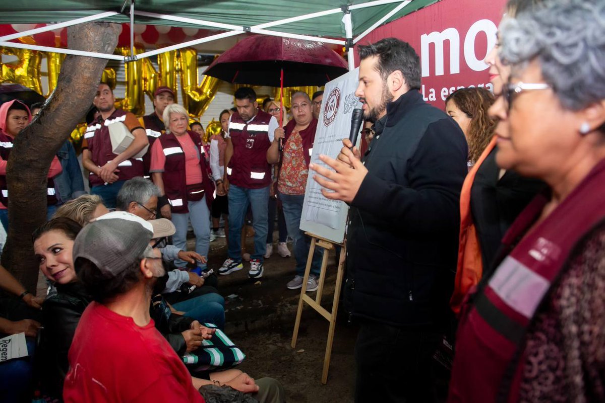 MorenaCiudadMex's tweet photo. Hoy, nacieron dos puntos de organización colectiva rumbo al #ProyectoDeNación2024; con la presencia de @Sebas_RM se entregaron al servicio de la gente una casa en #MiguelHidalgo y otra en #Azcapotzalco.
¡Las #CasasDelMovimiento🏠son casas del pueblo! https://t.co/8x35UNuj4b