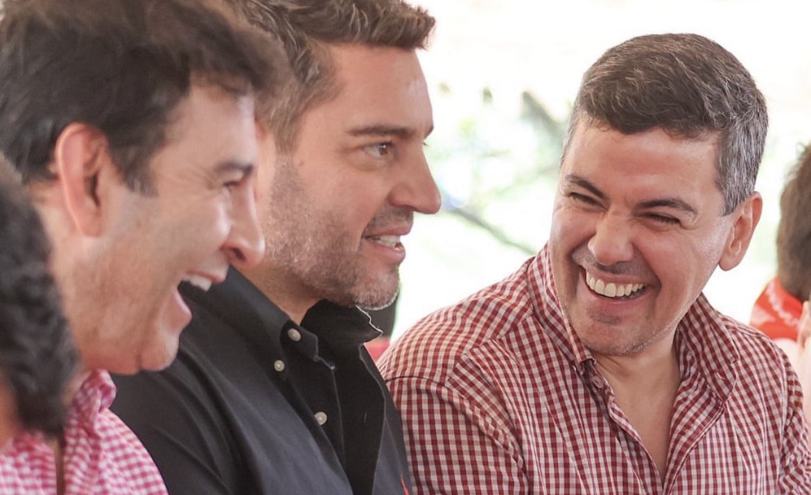 AllianaPedro's tweet photo. Muchas felicidades al electo gobernador de Guairá @CesaritoSosaCLS. Gracias por la invitación a este gran encuentro con correligionarios para festejar este día y reafirmar nuestro compromiso con el futuro de nuestro pueblo. https://t.co/ZeM4axTFOr