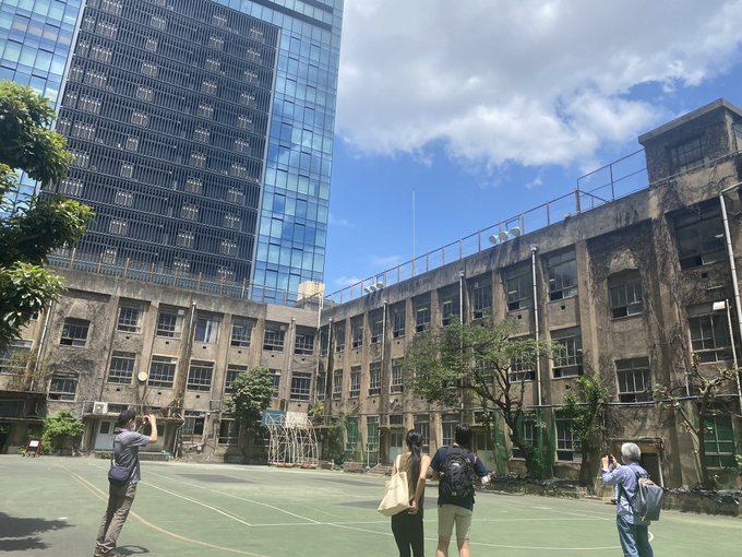 旧下谷小学校廃墟見学来ました‼️‼️蒸風呂覚悟だったけど窓解放されてて想像以上に涼しい🎐✨明日午後まで無料解放です💡 https://t.co/4lhuOFijYx<a href="/tag/%E3%81%99%E3%81%93%E3%81%A6%E7%B5%B5"class="tags"><span>#すこて絵</span></a><a href="/tag/%E3%81%8B%E3%81%AA%E3%81%88%E5%85%88%E7%94%9F%E3%81%8B%E3%82%89%E3%81%AE%E5%AE%BF%E9%A1%8C"class="tags"><span>#かなえ先生からの宿題</span></a>