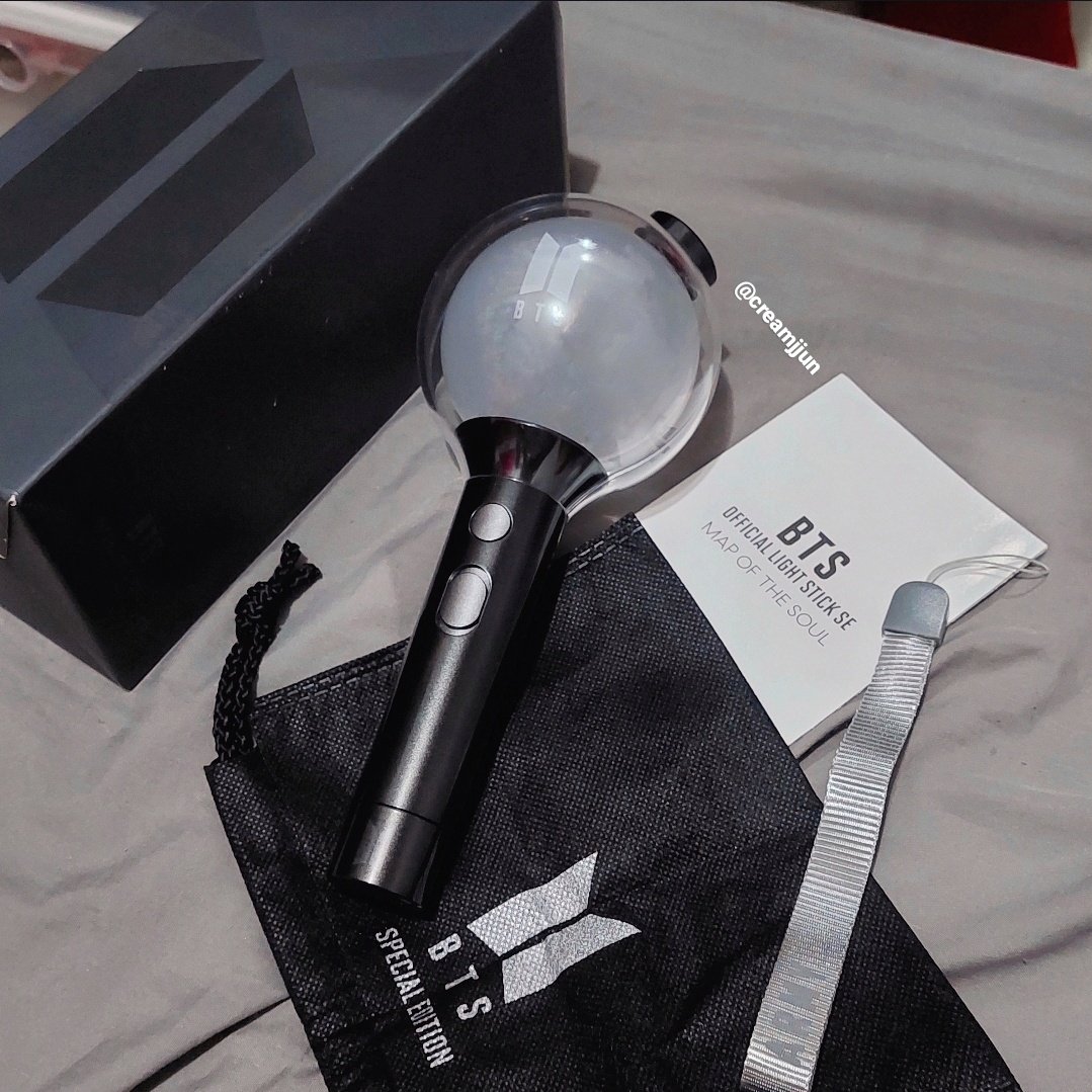 creamjjun's tweet photo. wts lfb ph onhand unsealed bts official lightstick se : map of the soul | army bomb ver. 4 (full inclusion except qr and pcs) 
 
BTS MOTS SE -​ ₱1.3k
- onhand
- mint condi
- working perfectly

see picture for inclusions
;nueva ecija
mop: gcash
mod: sco/ggx
payo // 1week reserve https://t.co/QR4utAOgDr