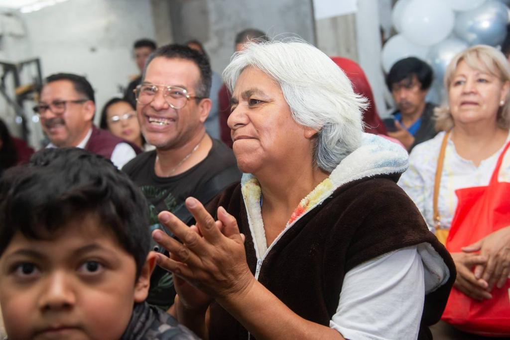 MorenaCiudadMex's tweet photo. Hoy, nacieron dos puntos de organización colectiva rumbo al #ProyectoDeNación2024; con la presencia de @Sebas_RM se entregaron al servicio de la gente una casa en #MiguelHidalgo y otra en #Azcapotzalco.
¡Las #CasasDelMovimiento🏠son casas del pueblo! https://t.co/8x35UNuj4b