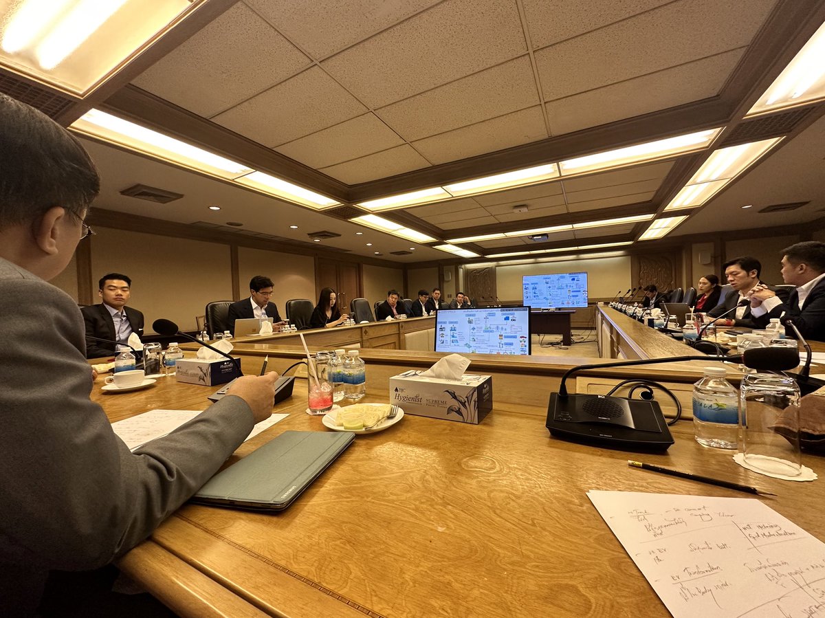 jakkaphon_18's tweet photo. ประชุมเรื่องพลังงานและสิ่งแวดล้อม เพื่อพลังงานสะอาดและสิ่งแวดล้อมที่ยั่งยืนครับ 

#พรรคเพื่อไทย
#จักรพลตั้งสุทธิธรรม https://t.co/Xz0ZgcxFh6