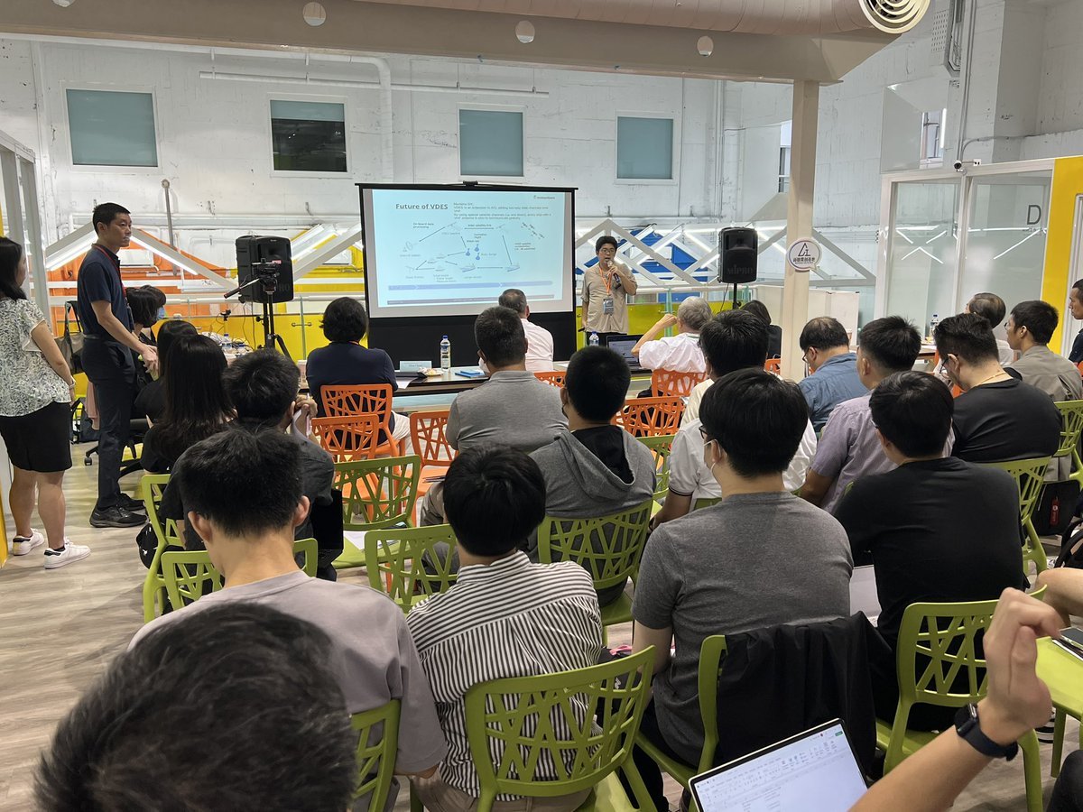 chang_yiting_'s tweet photo. Exciting talk on VDES satellite for maritime situational awareness from the CEO of @ArkEdgeSpace. The CEO is now in Taiwan fostering new partnerships. New tech is now providing new vision for maritime security. #spacevision https://t.co/Jsmvwfy3os