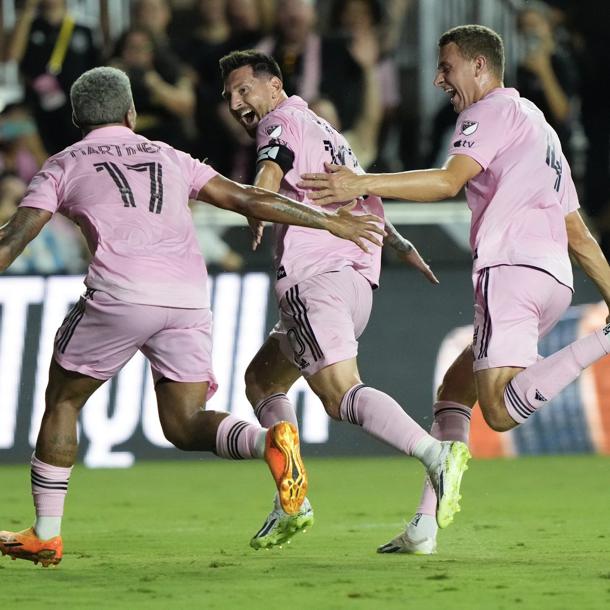 BleacherReport's tweet image. ONLY MESSI 🔥 🔥 🔥