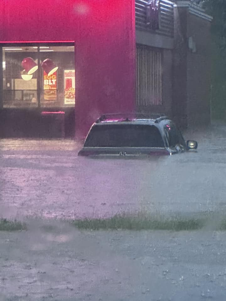 SammieScotia's tweet photo. We have had torrential rain for 6hrs and it's the longest thunder & lightening storm probably in Nova Scotia history. These photos were taken about 1 hr from my home.
NS has been hit with so much wacked out weather the past yr, it's insane.
SO Hot and humid too.
#NSweather https://t.co/L7eCM2g1Ca