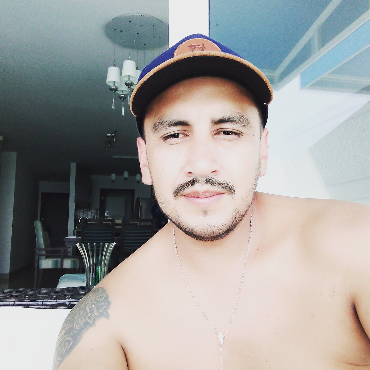 HUGOPATRICIOAY2's tweet photo. #NuevaFotoDePerfil https://t.co/epSDQoUDpH