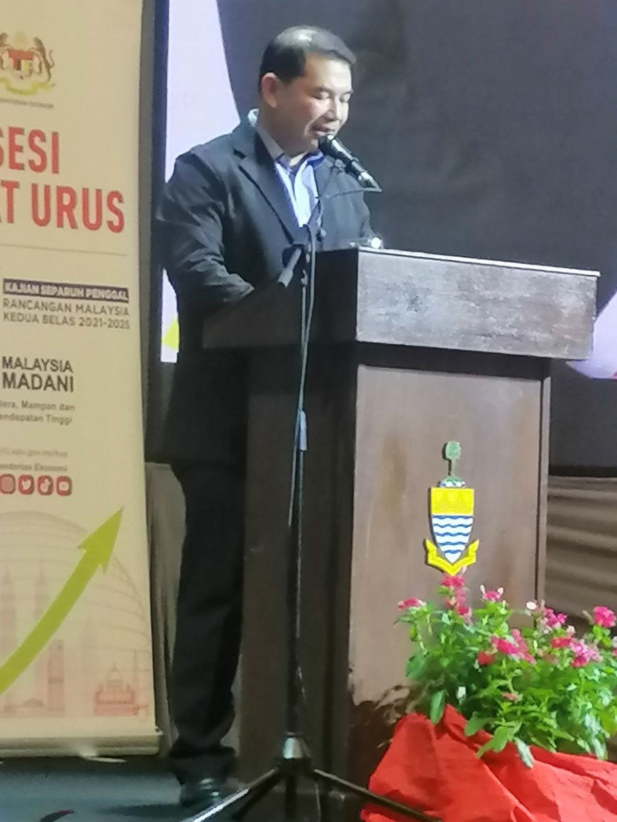 jinbotak79's tweet photo. Baru sedar, first time tgk @rafiziramli bercakap live. Selama ni bertahun thru social media saja https://t.co/3C6z9ueDPq