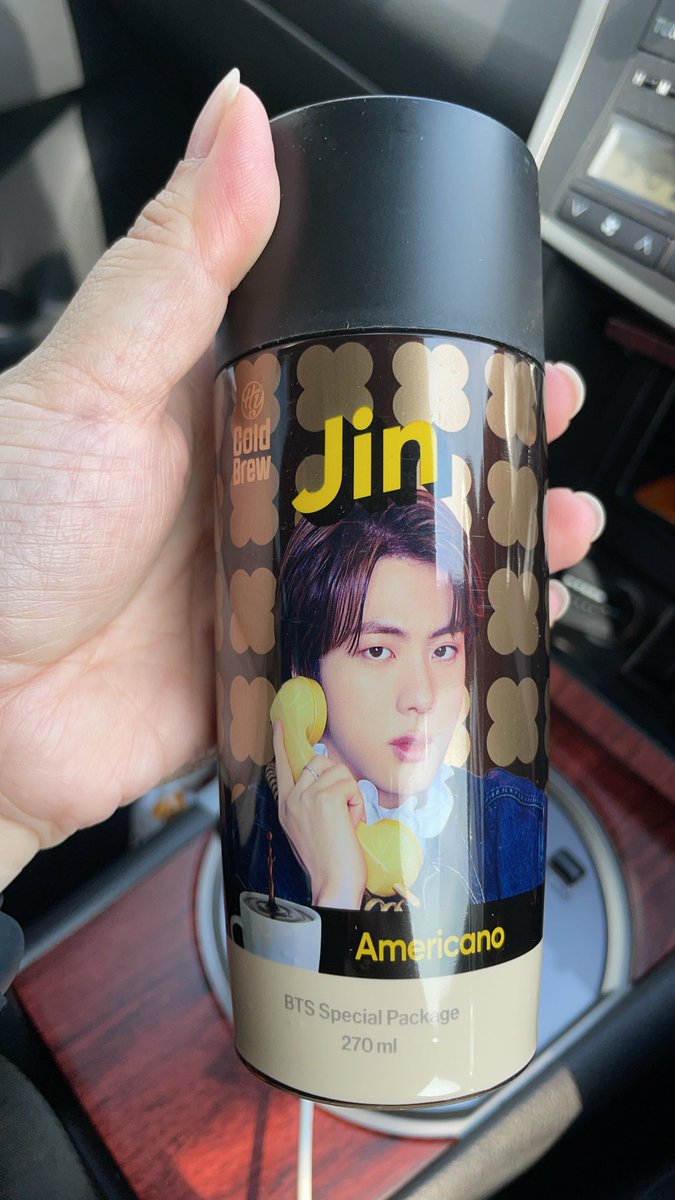 rika0519h's tweet photo. 11ソクジンお持ち帰りしました☕️
冷蔵庫開けてソクジンがいる幸せ🌿
#BTS #jin https://t.co/dDOXeX0CJZ