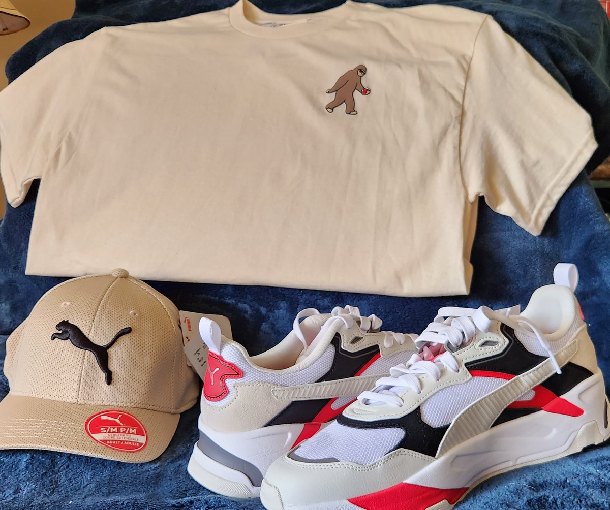 KRXworldWIDE's tweet photo. Just copped some new @PUMA gear with a matching @RiotSocietyLA tee from @WINNERS
🟥🟫⬜️⬛
#FreshClothes #FreshGear #Puma #RiotSociety https://t.co/EclrEchhrh
