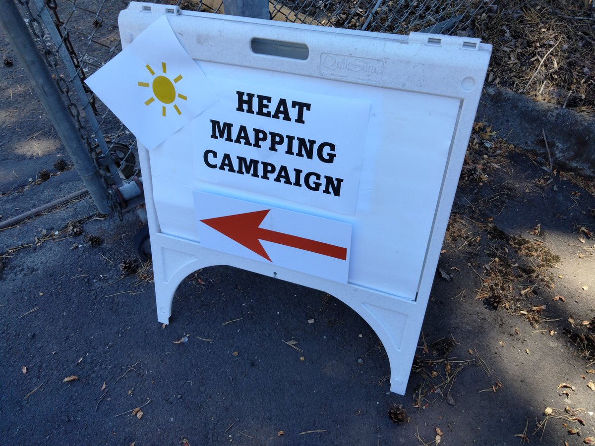 adelle_dora's tweet photo. We're so lucky to have our #WashingtonCounty
 #PDXMetroMapTheHeat volunteer equipment pick-up and drop-off site at @THPRD! We are loving the chance to meet our volunteers! https://t.co/jwZ7qSy5NJ
