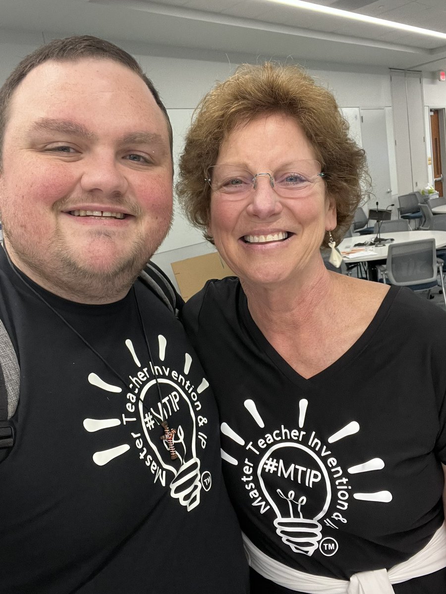 TylerDufrene5's tweet photo. It was an @AEF_Program Einstein Fellow reunion at the #NationalSummerTeacherInstitute in St. Louis, MO. Always a good time with Einstein Fellows around! #EinsteinFellows22 #USPTOSTEM https://t.co/EeTZlNKPJy