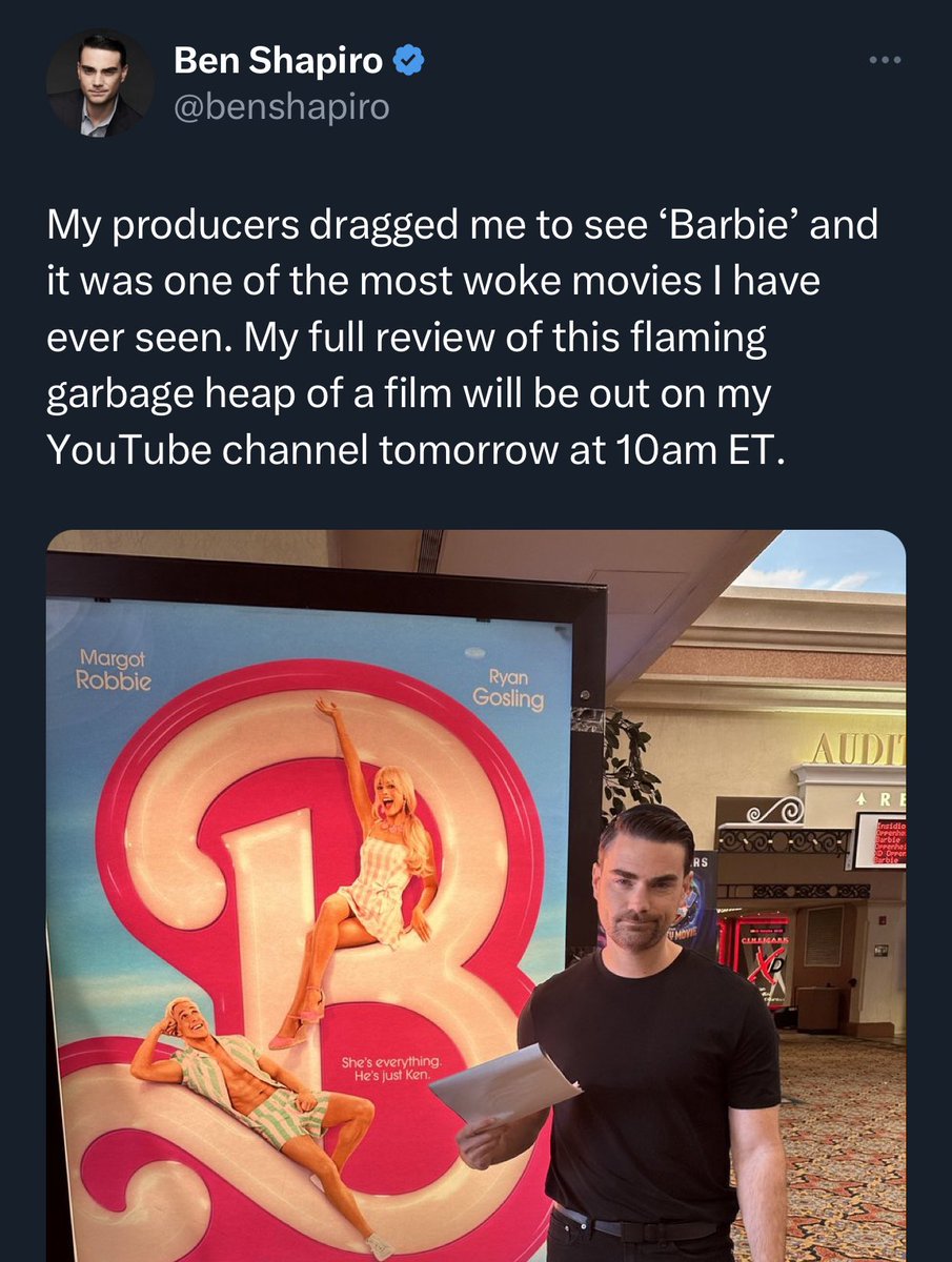 jaubreyYT's tweet photo. Bro took a notepad to the fucking barbie movie LMAO https://t.co/77AWTcE9hD