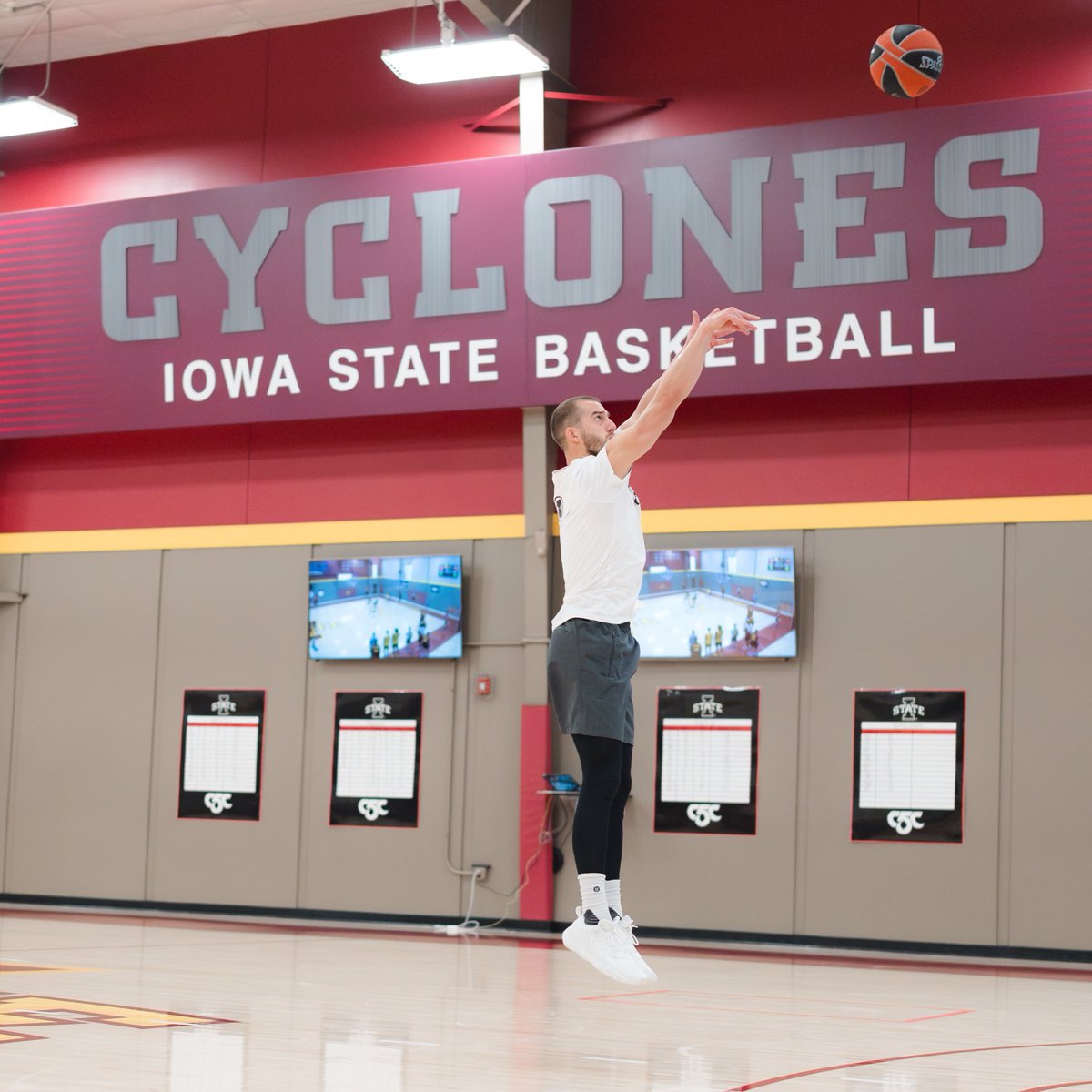 CycloneMBB tweet picture