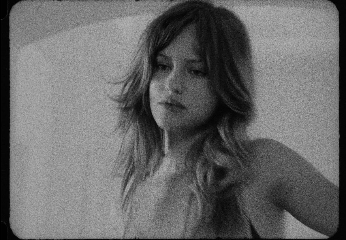 SHORE 🌊 tweet media