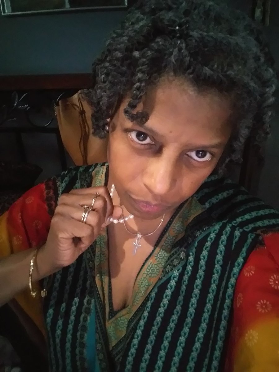 IAMJamena's tweet photo. Precious Pearls
ACCENTUATE
My #PlatinumAndPepperHair
#ClutchYourPearlsGirls
#AstringOfPearls & #TwoStrandTwists➰➰
#PearlsAndPlatinumHair ✨➰➰
#FRYDAYinJULY🌞🔥🔥🔥😅✨ https://t.co/BwHr5PoYa1