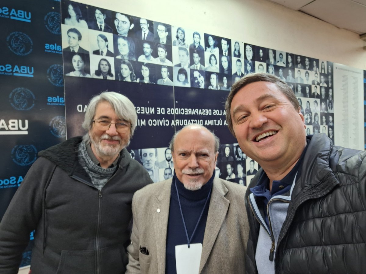 adrianalasino's tweet photo. Impresionante congreso de #ALAMES en CABA
Un placer compartir el pensamiento social latinoamericano con compañeros de toda América Latina y los dos Honoris Causa de la @esmedicinamdp
@jaimebreilh y #GianniTognoni
Gracias a los anfitriones Juan Canela y Giglio Prado https://t.co/jLCBZgdt2b