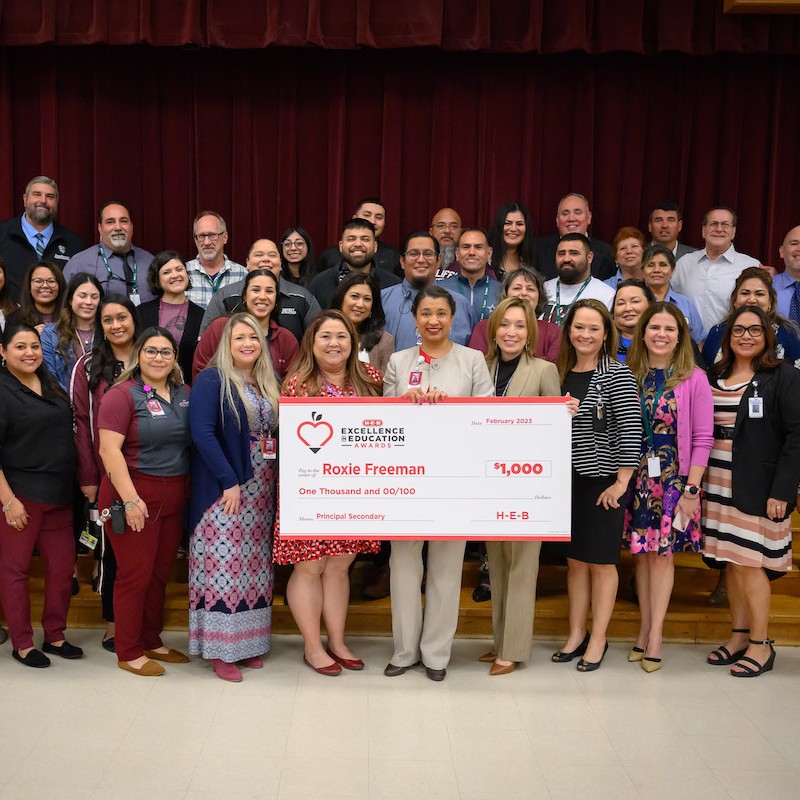 In this month's Makers &amp; Shakers blog, we're excited to introduce you to Roxie Freeman: current Principal of <a href="/swisd_mca/">McAuliffe MS</a>, upcoming Principal of <a href="/swisd_swlhs/">SW Legacy HS</a>, and a finalist for the renowned 2023 <a href="/HEBexcellence/">HEB Excellence in Education</a> Awards! 🏫 🎉 Get to know Roxie. → bit.ly/3NXhxqC