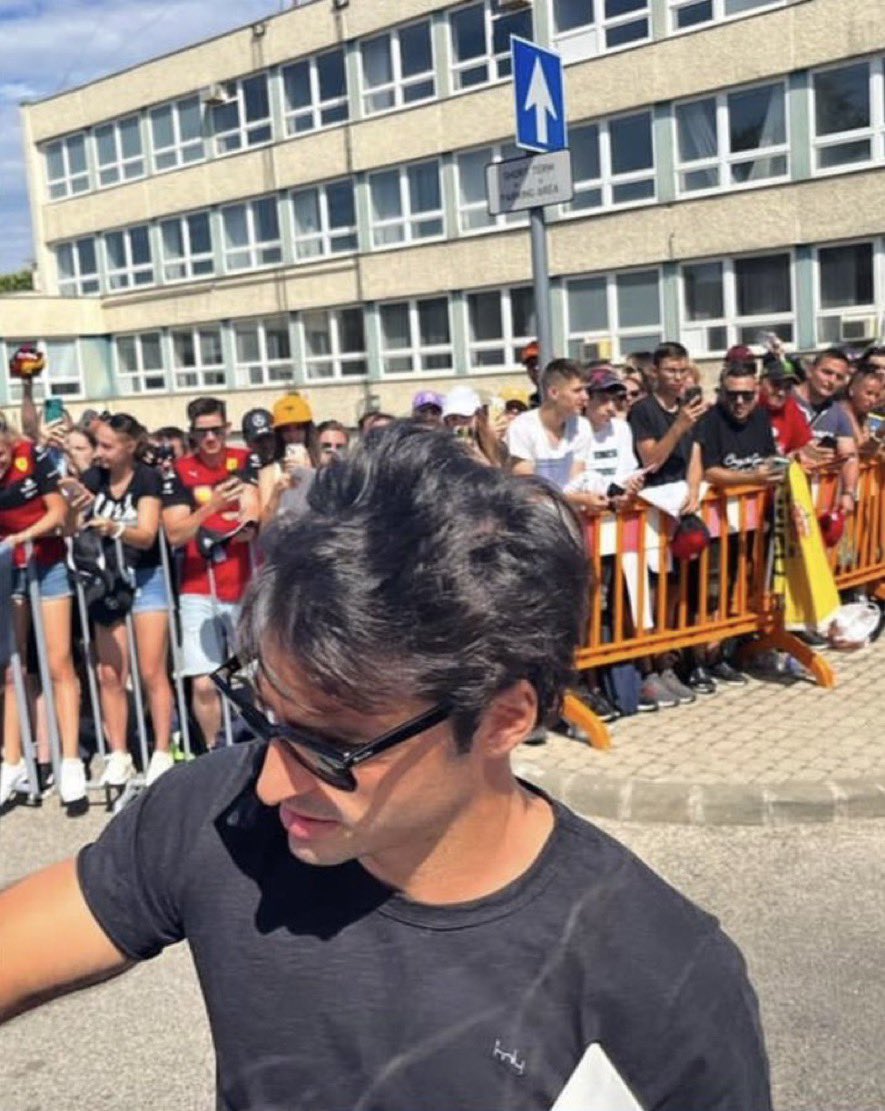 carlosainzxsafe's tweet image. *old money by lana del rey starts playing*