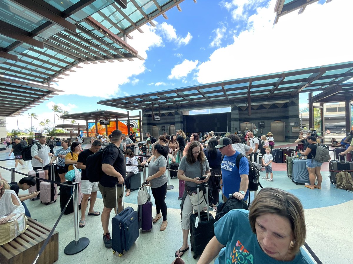 At Honolulu Airport @thriftycars @dollarcar counters. 12 counters. 9 of them are empty. Only 3 people working. On a Saturday afternoon. Line is hundreds of people deep and hours long. This is gross incompetence. Rent elsewhere.