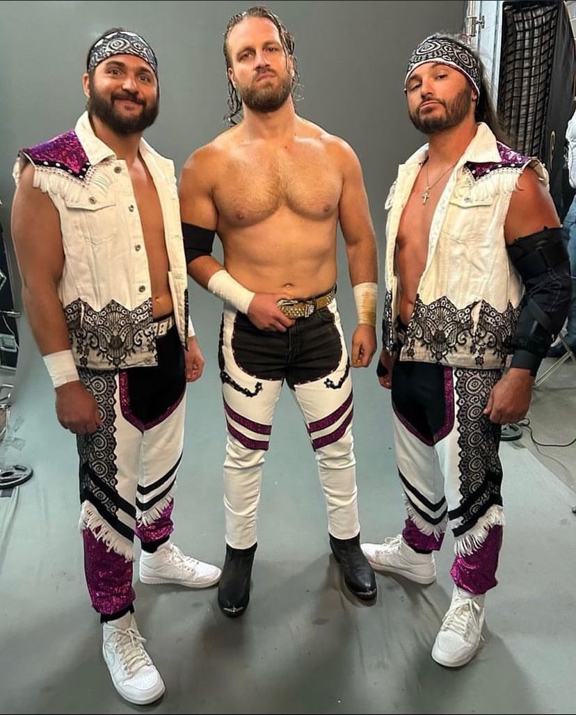 Anyone got any refs of the bottom logo from the young bucks vests here https://t.co/wexdA7yk0l