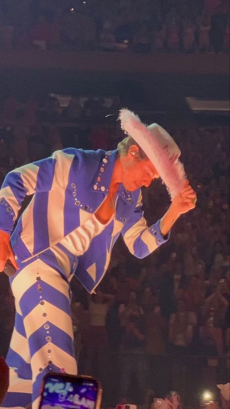 oBvIoUsLy_penni's tweet photo. 20th of august. 2022. 

new york city, u.s.
~ madison square garden https://t.co/4q5TMR4FCf