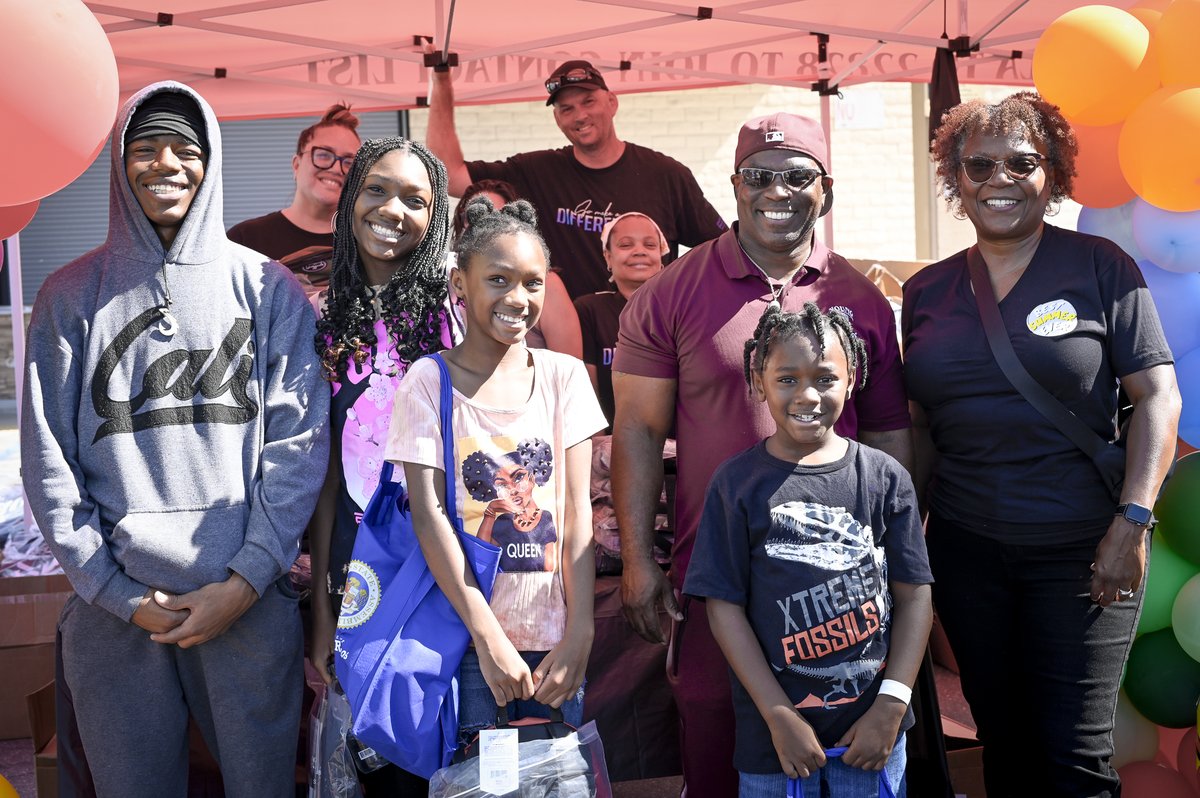 Today’s backpack giveaway found our <a href="/SBCSS_CDS/">SBCSS Children Deserve Success</a>  squad in downtown San Bernardino. Together with community and city agencies we made sure children had what they need for the upcoming school year! Big thanks to all! #Transforminglives #Community <a href="/TerranceStone/">Young Visionaries</a>