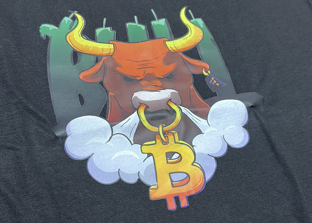 criptominerca's tweet photo. ¿Que tal nos quedó el diseño de la franela #Criptominerca 2023?🚀🔥 ¿Les gusta? https://t.co/uSkYg8DC28