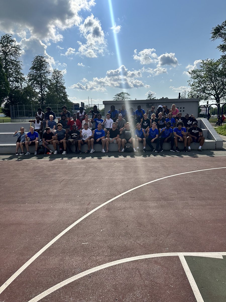 Aaron Stang tweet media