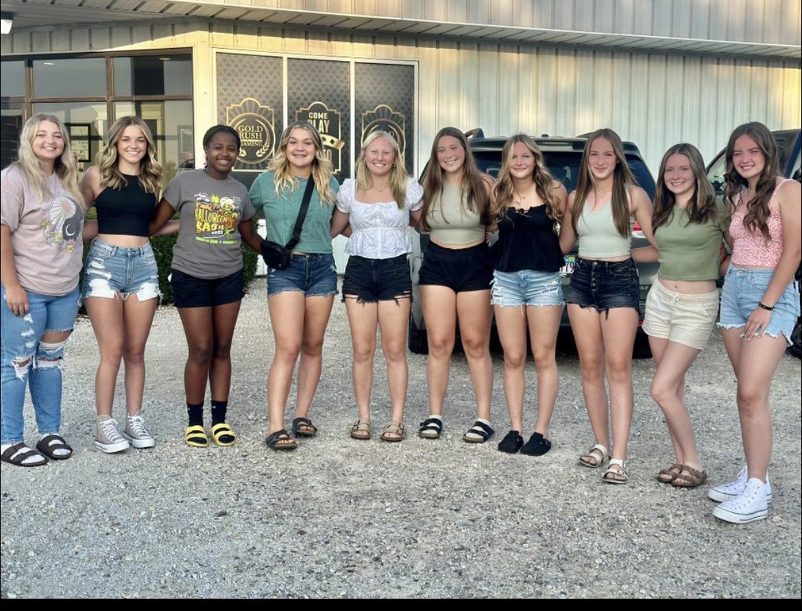 These girls keep coming together and getting it done! 3-0 in bracket play. 6-0 for the week at Great Lakes National Championship. We play again tomorrow at 9:35 (Illinois time) Congrats to #19 Averie Lightner on her 3rd home run of the week. <a href="/USSSAFastpitch/">USSSA Fastpitch</a>  <a href="/SBRRetweets/">Softball Recruiting Reposts</a>