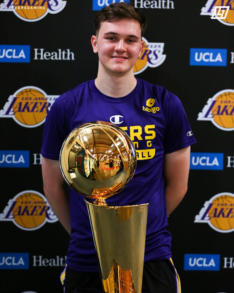 LakersGaming tweet picture