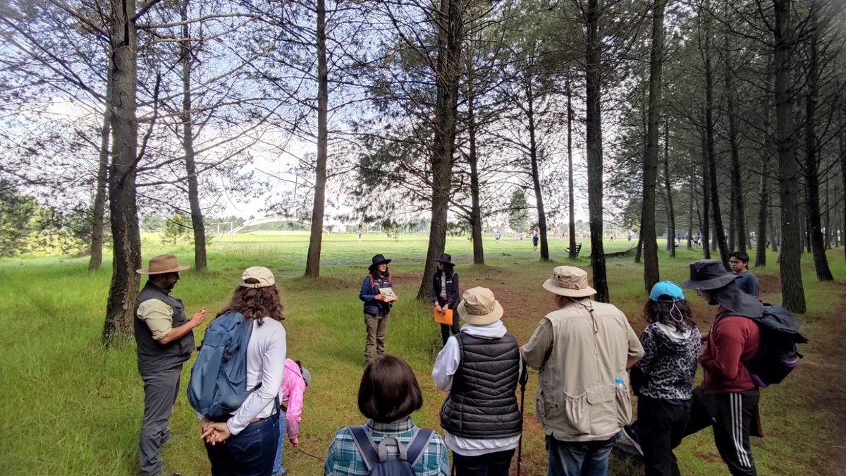 AmbienteEdomex's tweet photo. Para conocer más a cerca de la fauna que habita las #ANP, la #CGCE de la #SMAGEM realiza una ruta de senderismo interpretativo en zonas de conservación de fauna en el #ParqueAmbientalBicentenario. https://t.co/Tf8ZHn3YMM