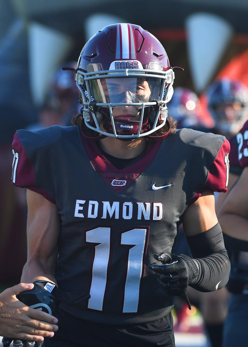 Vincent Mitchell (@vincentrm11) is up for Pre-Season Edmond Area Defensive Back of the Year! Vote at the link below. 🔗: okc.vypeok.com/edmond-area/vo…