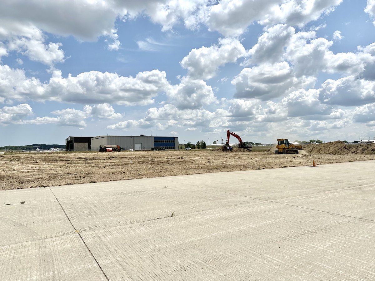 First day of moving dirt 🚧🚜🛩️✈️ KUES