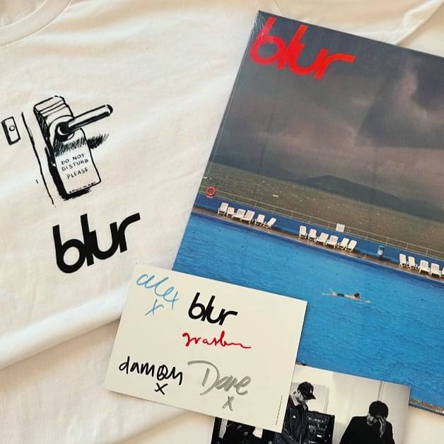 We're giving away a <a href="/blurofficial/">blur</a> prize pack, including a SIGNED 🖊️ art card, t-shirt, keychain, and a copy of their new album "The Ballad Of Darren" on vinyl!

RT and follow us to win. Winner announced at 6:30pm.