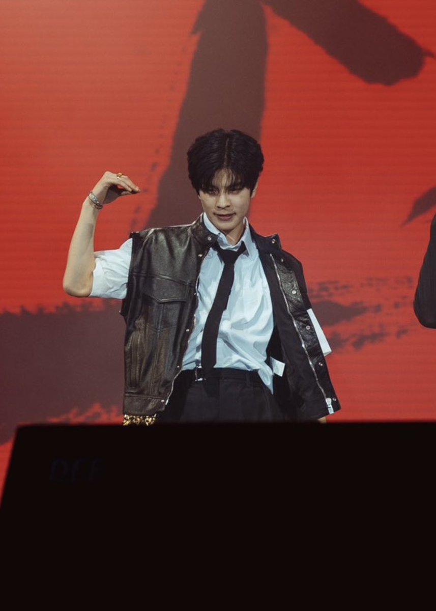 daengmos's tweet photo. how are we feeling seungmin lovers https://t.co/PLXLLOeZtN