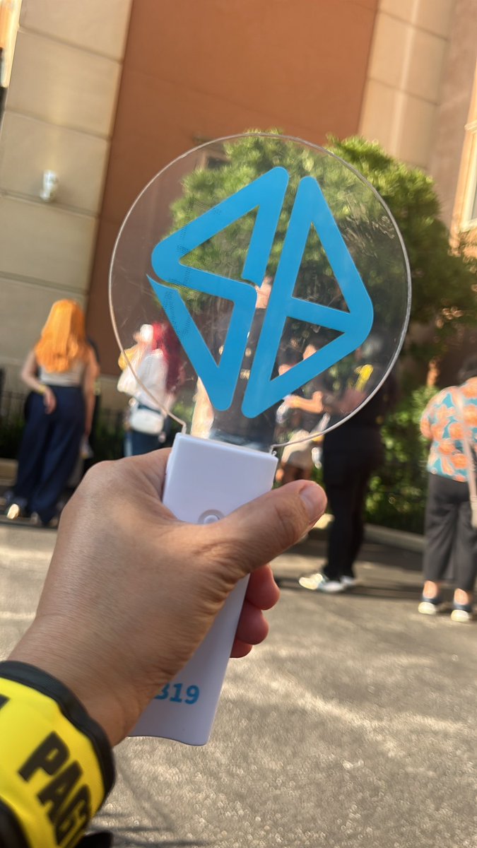 Thanks much mga Kaps to my wrist band <a href="/1neeJuanie/">Juanie_♥️5️⃣</a> and light stick <a href="/peytonPM18/">peyton18 🇵🇭🇺🇸 A'tinomy Gratis</a> 

#SB19 <a href="/SB19Official/">SB19 Official</a>
#PAGTATAG 
#SB19PAGTATAG 
#PAGTATAGWorldTour 
#PAGTATAGWorldTourChicago