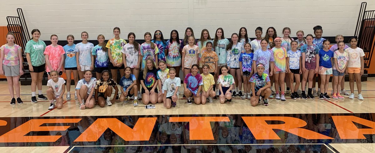 IrelyndLong24's tweet photo. CY Girls Basketball Youth Camp 2023! Had lots of fun coaching with my teammates this week 🏀🧡 https://t.co/d4LSyMtbcO
