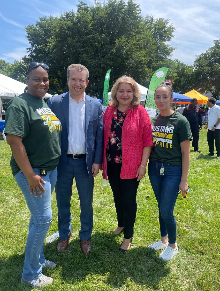 RJDaley_Academy's tweet photo. Back to School Bash was a success! #WeareDaley🐎 https://t.co/6plWvndktX