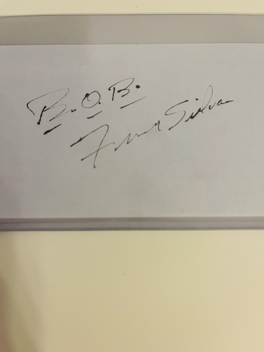 ja5230's tweet photo. ^⚫️^Twin Peaks Giveaway 32^⚫️^ All, I’m going to random off this Frank Silva signed and inscribed B.O.B. index card! It’s straight from atop the convenience store! Please RT and FOLLOW to enter. Random will be on Aug 6th at 10pm. Good Luck! #TwinPeaks #BewareOfBob 🦉🔥🚶🏻 https://t.co/y8U2ds0n3q