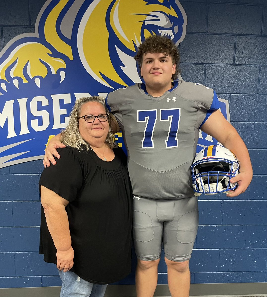 Tyler_Glass_77's tweet photo. Had a awesome 2nd visit @MUCougarsFB  thanks for having me again @K_Price73 @MisericordiaHFC  and the rest of the coaching and campus staff. https://t.co/jhiKxtmgWo
