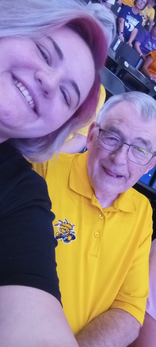AutumnBrummer's tweet photo. #tbtwichita day 2! Let's go #aftershocks! https://t.co/bWxQo8xs5Z