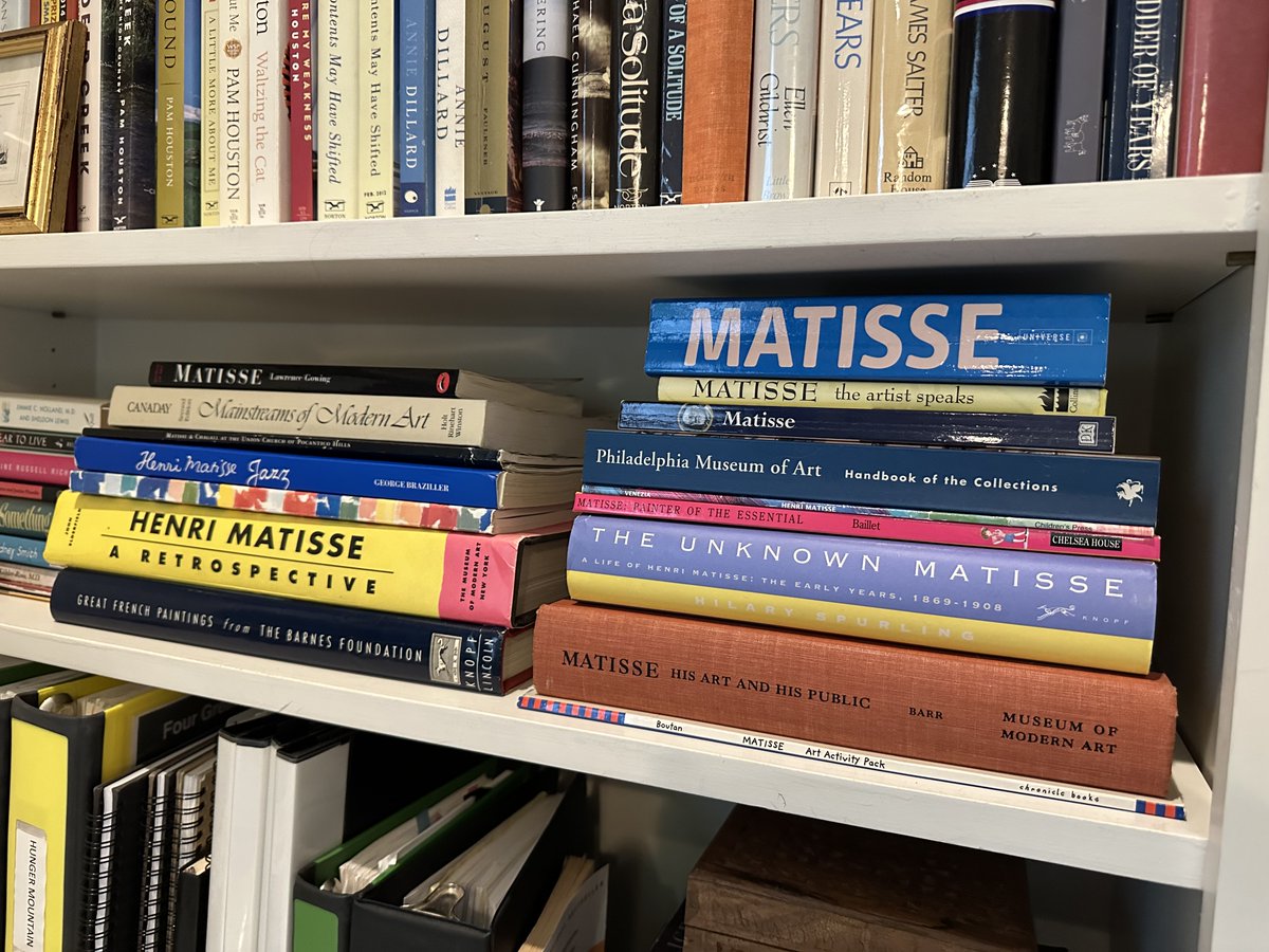 catchingdays's tweet image. Since the day in my closet, I also spent a day decluttering my study, which wasn&apos;t long enough to finish... but these beautiful books that I relied on the most when writing The Art of Her Life are no longer in a pile on the floor. 

#TheArtofHerLife #matisse #stacksofbooks